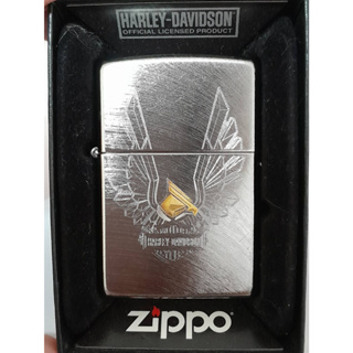 ZIPPO 49464  HARLEY DAVIDSON CHROME LASER ENGRAVE สีเงินผิวโครเมี่ยม  ลายแบบเลเซอร์  ผลิตปี2020 ของใหม่ไม่ผ่านการใช้งาน