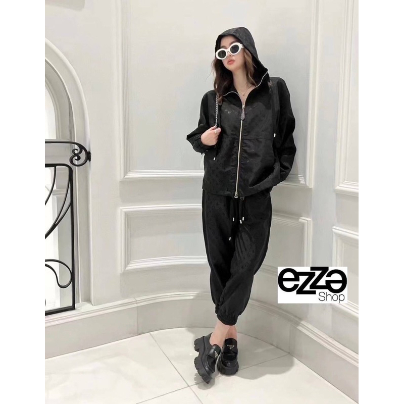 L UIS VUI TON PARKA SHINY MONOGRAM JACKET