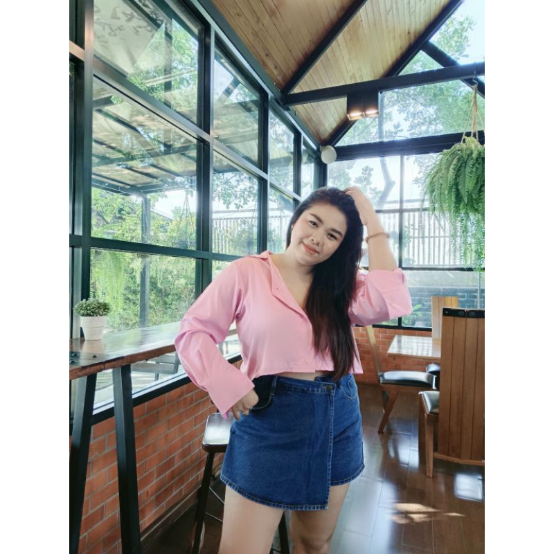 เสื้อครอปเชิ้ต ใส่แมทได้กับกางเกงได้หลายแบบเลยน้าา  งานสาวอวบค่าาใส่ปังแน่นอน