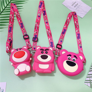 Lotso กระเป๋าสะพายไหล่ ซิลิโคนนิ่ม ลายการ์ตูนหมีสตรอเบอร์รี่น่ารัก พร้อมกระเป๋าสตางค์ ใส่เหรียญได้ สําหรับเด็ก