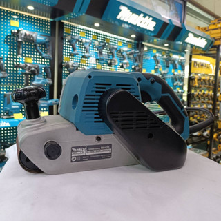 MAKITA เครื่องขัดกระดาษทรายสายพาน ขนาด 4X24 นิ้ว กำลังไฟ 940 วัตต์ รุ่น M9400B มีถุงเก็บฝุ่น