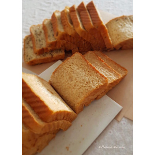 Whole wheat bread/Multigrain bread/ขนมปังโฮลวีท/ขนมปังมัลติเกรน/ขนมปังธัญพืช