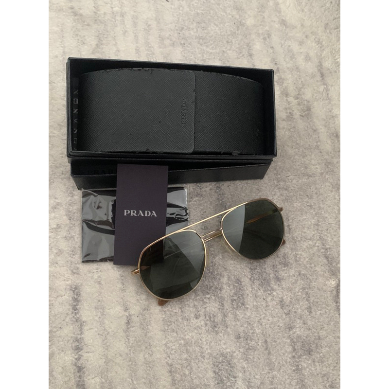 แว่นกันแดด Prada มือสอง แท้💯 พร้อมอปก.