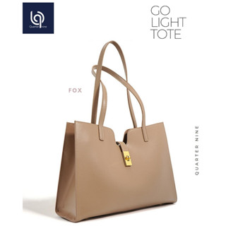 Quarter Nine กระเป๋าหนังแท้รุ่น GO LIGHT TOTE