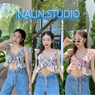 𝑁𝐴𝐿𝐼𝑁.𝑆𝑇𝑈𝐷𝐼𝑂 🦋เสื้อครอป รุ่นbutterfly🦋 ลายดอกไม้cuteสุดๆค่า ดีไซน์ให้ฟีลsexyเบาๆ แมทลุคสาวเท่ห์ก็เก๋ไม่เบานะค้าา