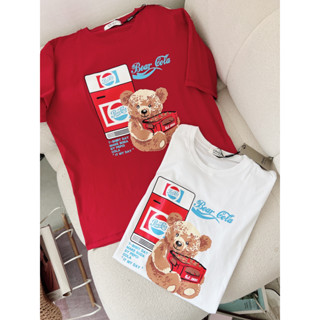 (พร่้อมส่ง) 1⃣9⃣5⃣🐻🛢🏷🍞  เสื้อยืด T-Shirt" งานแบรนด์ ตัวนี่เนื้อผ้าดี  ลายสกรีนน่ารักมาก น้องหมี coca cola