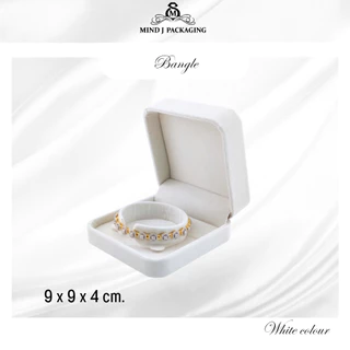กล่องกำมะหยี่ Premium Jewelry Box สีขาว