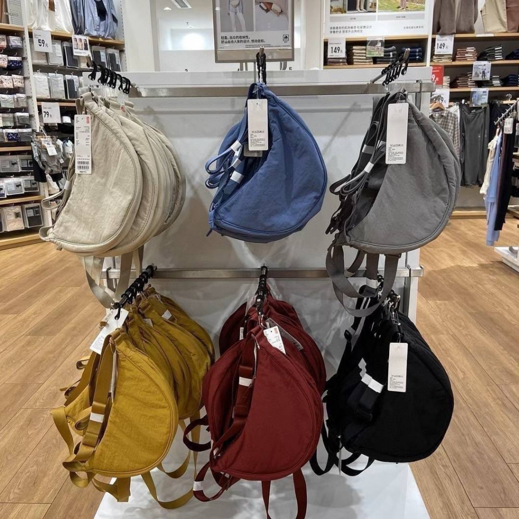 พร้อมส่ง มี39สีใหม่ กระเป๋า สไตล์ยูนิโคล Uniqlo Round Mini Shoulder Bag ผ้าไนลอน กระเป๋าคาดอก เบา