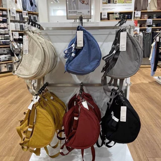 พร้อมส่ง มี39สีใหม่ กระเป๋า สไตล์ยูนิโคล Uniqlo Round Mini Shoulder Bag ผ้าไนลอน กระเป๋าคาดอก เบา