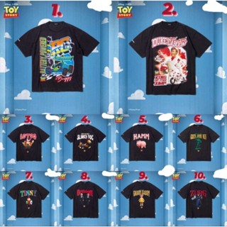 [ ของแท้ ] เสื้อยืด CARNIVAL® &amp; Disney/Pixars Toy Story Collection Chapter 1 "Friends &amp; Foes"  ลายใหม่ ของใหม่ พร้อมส่ง