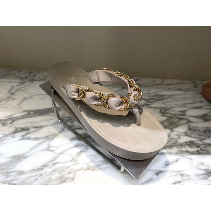 รองเท้าแตะแฟชั่น LYN รุ่น CALL ME