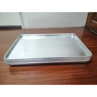 ถาดอบขนมอลูมิเนี่ยม ใส่ชั้นวางเบเกอรี่ได้ มี 2 ขนาด 60x40x5 cm. และ 60x40x3 cm.