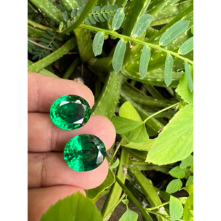 Lab emerald oval 8x6mm 2 pieces