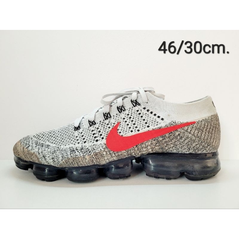 รองเท้ามือสอง Nike air vapormax platinum red black
