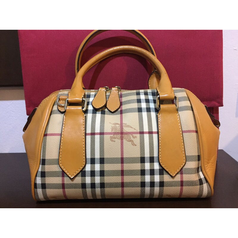 กระเป๋า Burberry ทรง Speedy