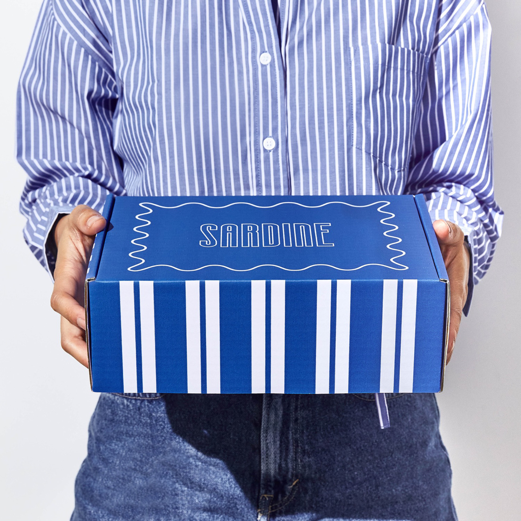 Sardine กล่องของขวัญ กล่องกระดาษ Sardine Box Size S ขนาด 26x18x9 cm