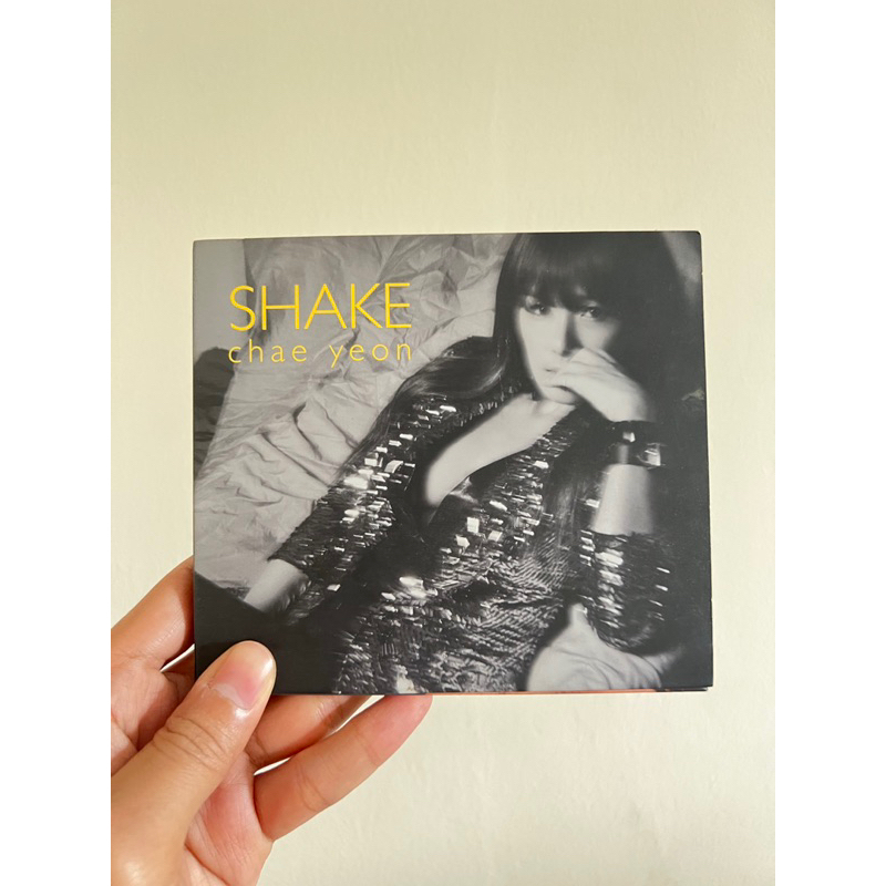 อัลบัม CHAE YEON - 1st Mini Album Shake Kpop Album