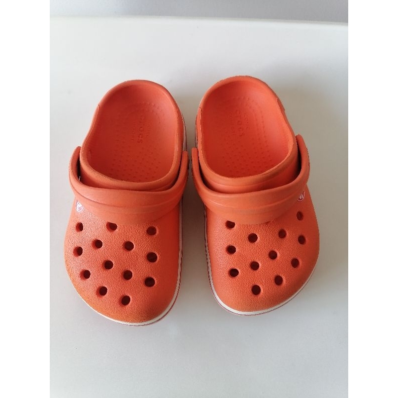มือสอง รองเท้าเด็ก Crocs สีส้ม (Size C7)​