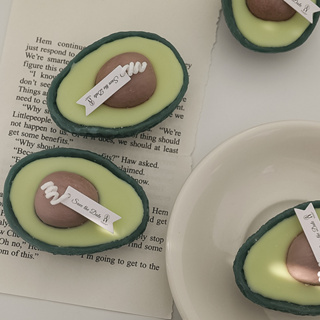 O•urHome [พร้อมส่ง] เทียนหอมอะโวคาโด Avocado scented candleของขวัญเล็ก ๆ ที่สร้างสรรค์ ของตกแต่งบ้านแฮนด์เมด ร้านกาแฟ