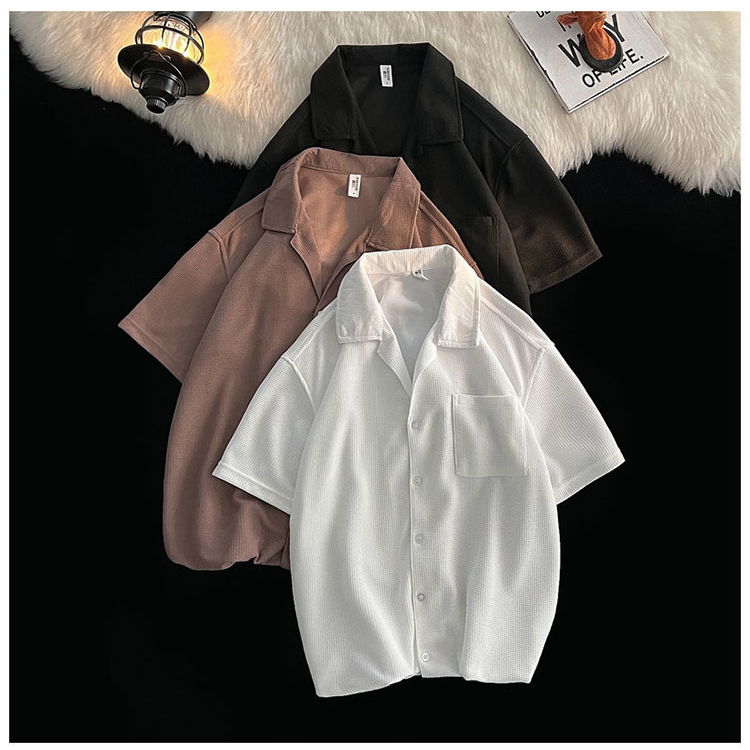 COD🌺CTA26🌺เสื้อเชิ้ตคอปกแขนสั้นผู้ชายสีทึบเรียบง่าย เสื้อย้อนยุคเกาหลีแฟชั่น ผ้านิ่มมาก เนื้อผ้านุ่ม