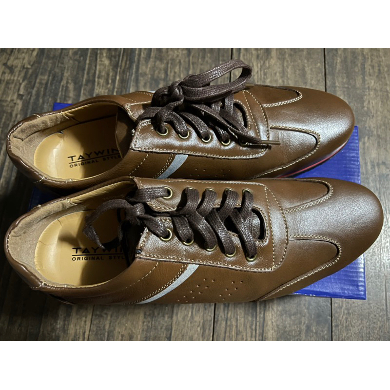 รองเท้าหนังผู้ชายสีน้ำตาลTaywinแท้ไซร์44EUR