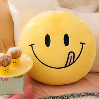 Knotted Smile Big Cushion 50cm. / หมอนหน้ายิ้มใบใหญ่ หมอนปักลายยิ้มทั้ง 2 ด้าน