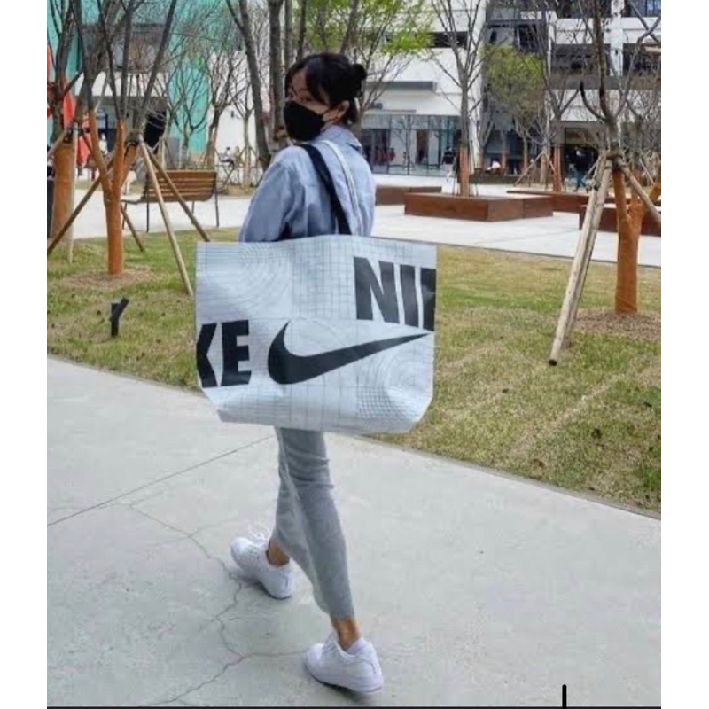 ไซส์ L : Korea nike reusable shopping bag แท้💯 จาก shop nike ที่เกาหลี