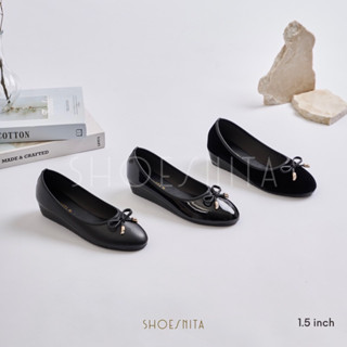 ✨NEW ✨รองเท้าคัชชู ส้นสูง 1.5 นิ้ว  รองเท้าคัทชูดำ ส้นเตารีด หน้าโบว์  ใส่สบาย SHOESNITA *S381