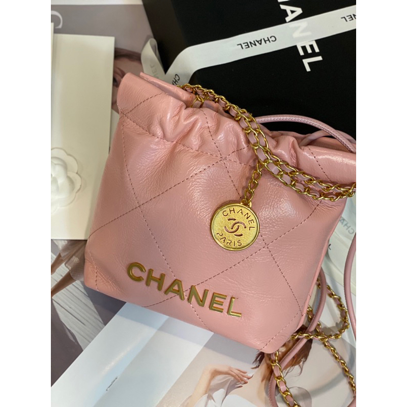 ⭐️ C H A N Eกระเป๋าสำหรับผู้หญิง. เกรด Hi-End 1:1. หนังแท้. ขนาด : 20cm✖️20cm. พร้อมจัดส่ง⭐️