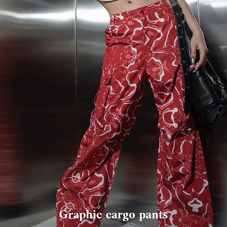 Graphic cargo pants - กางเกงคาร์โกสีแดง