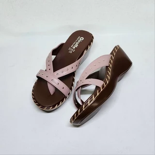 รองเท้าสวมซ่อนคีบสบายเท้า งานเย็บแท้ ทนมาก by here_shoe_shop