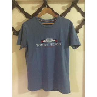 เสื้อยืดมือสอง สภาพดี ยี่ห้อ Tommy Hilfiger สีน้ำเงิน