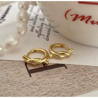 ต่างหู ขนาดมินิ รุ่นนี้น่ารักๆค่า - Twist gold knot hoop earrings !