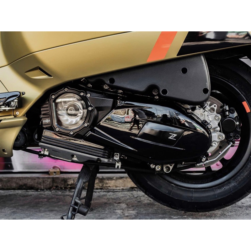 ครอบชามหน้า  สำหรับ Vespa GTS 300 & GTV 300 พร้อมน็อตสแตนเลส ติดตั้งเองได้เลย  เวสป้า
