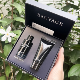 เซต 2 ชิ้น Christian Dior Sauvage EDP 10ml.(แบบแต้ม) + Shower Gel 20ml. ขนาดทดลอง ของแท้