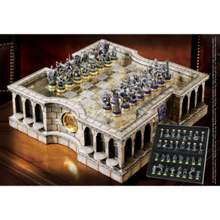 Noble Collection Lord of the Rings Deluxe Chess Set