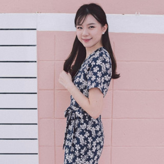 [โละถูกมาก] ❤️‍🔥 Bff.Brand Maggie Jumpsuit Floral Navy (limited fabric) จั๊มสูทขาสั้นผ้าทอลายดอกไม้สีกรม Best Friend For