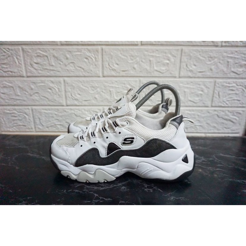 Skechers D’lites 3 Size: 37/24cm.