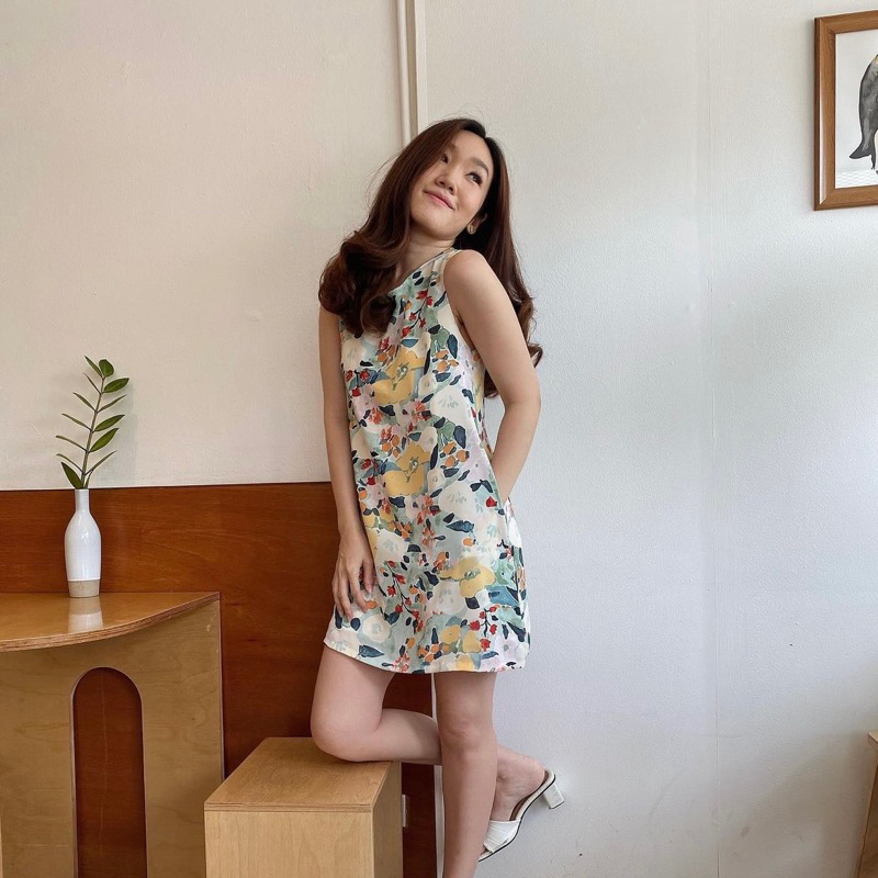 ส่งต่อ เดรสสั้น คอกลม ลายดอกไม้ 93flavorsofficial ใหม่