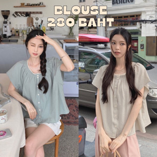 พร้อมส่ง เสื้อblouseคอกลมแขนสั้นสีเขียวและสีเขียวหม่น ดีเทลมีจั๊มสม็อคขอบเสื้อทรงระบาย กระดุมด้านหน้าถอดได้