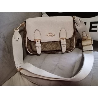 กระเป๋า Coach รุ่น Lucy Crossbody สีขาว มือสอง สภาพสวย 90%