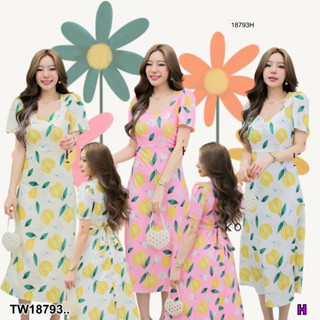 👗Pfashion [ส่งไวมาก🚛] P18793 เดรสคอหยักลายเลม่อนสดใส ..