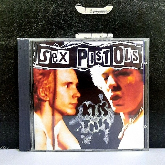 CD ซีดีเพลง Sex Pistols / Kiss this                                    -s05