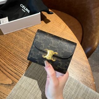 กระเป๋าตัง celine 3 พับ ลาย HOLOGRAM canvas ด้านในเป็นหนังแท้  งานสวยเนียบเทียบแท้