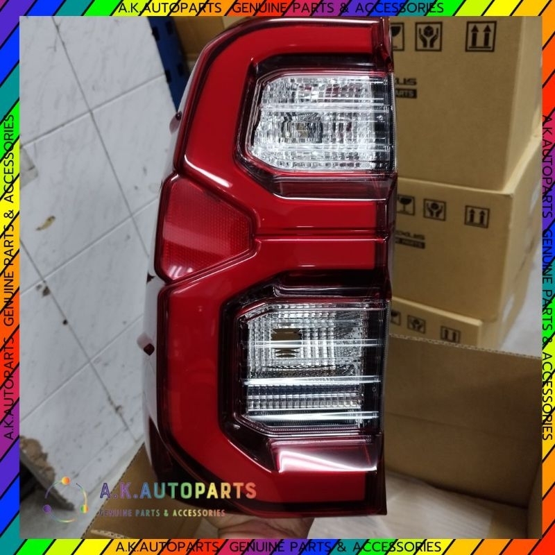 ของแท้!! 81560-0K690 ไฟท้ายโตโยต้า ด้านซ้าย LH REVO LED 2022 แท้ 100% เบิกศูนย์