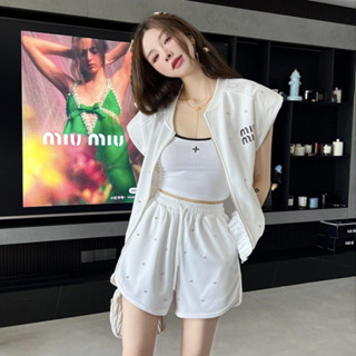 2สี MIU MIU Set ชุดเซท เสื้อคลุม แขนกุด แต่งเพชรทั้งตัว + กางเกงขาสั้น มิวมิว