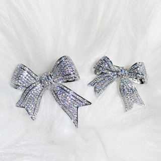 เข็มกลัดโบว์ เข็มกลัดติดเสื้อ Diamond Brooch แบบหางตัด ขนาด 3x3.2cm