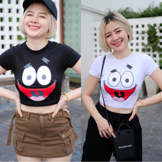 ( เข้าใหม่) เสื้อครอป สกรีนน่ารัก ตายิ้มๆ พร้อมส่ง