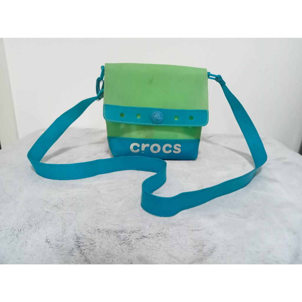 กระเป๋าครอสบอดี้ แบรนด์ Crocs สีเขียวฟ้า มือสอง