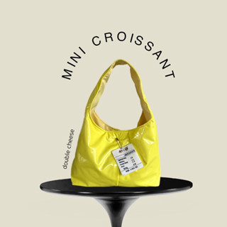 Wyllabrand กระเป๋าผ้า Mini Croissant Double Cheese